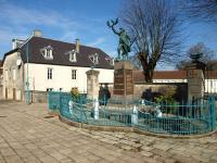 Le monument et le château