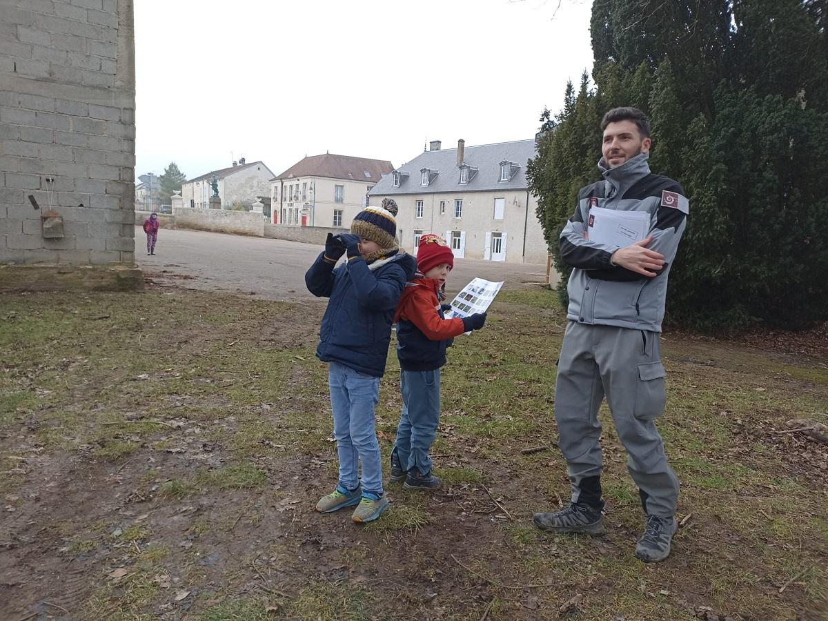 Comment observer les oiseaux avec des jumelles